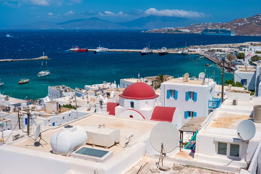 Premium port transfer service in Mykonos for cruise and yacht passengers
